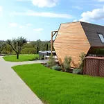 مزرعة للإقامة Glamping Alvearium Alturis Gagliano (Friuli Venezia Giulia)