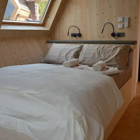 Glamping Alvearium Alturis