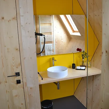 Фермерский дом Glamping Alvearium Alturis *