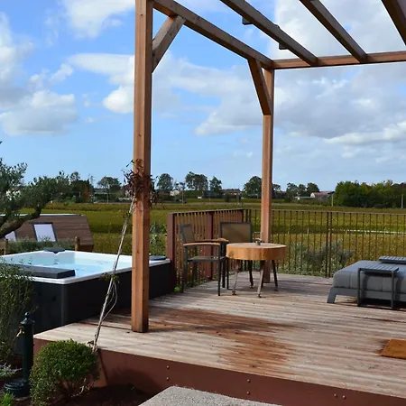 Glamping Alvearium Alturis Фермерский дом