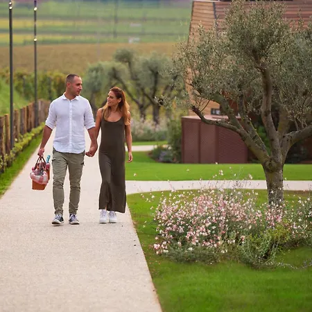 Фермерский дом Glamping Alvearium Alturis Gagliano (Friuli Venezia Giulia)