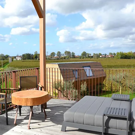 Glamping Alvearium Alturis Фермерский дом