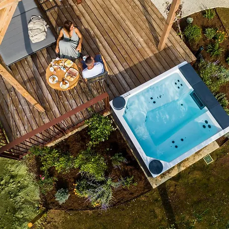 Glamping Alvearium Alturis Фермерский дом