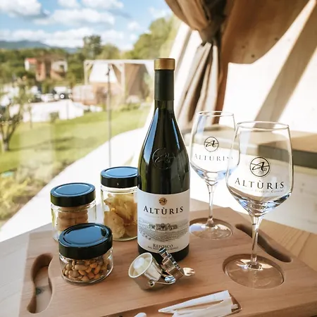 Glamping Alvearium Alturis Фермерский дом *